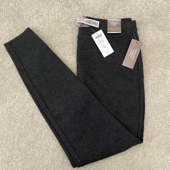 Chico's Pants - NWT Chico's Fabulously Slimming Legging Pants
